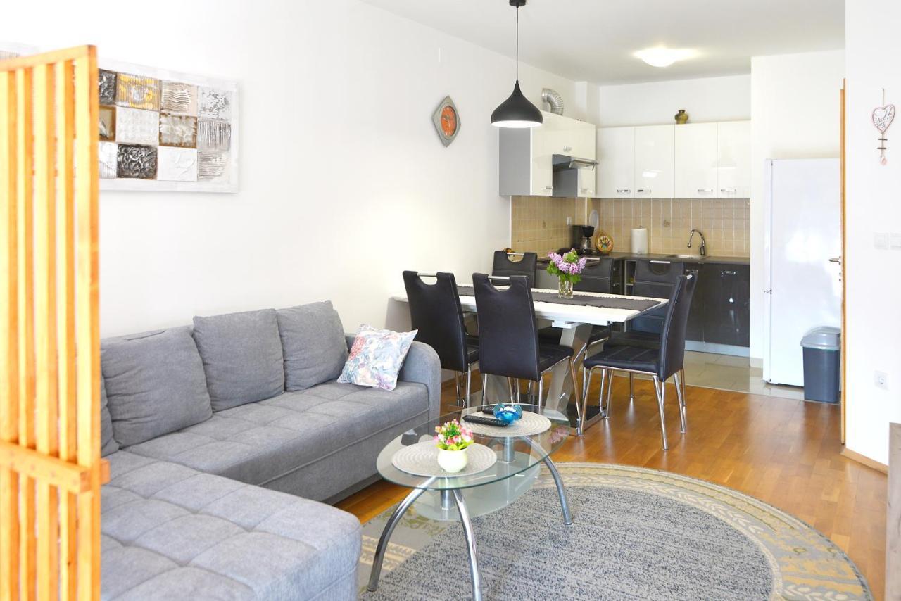Lungo Mare Apartment With Terrace Pula Exterior foto