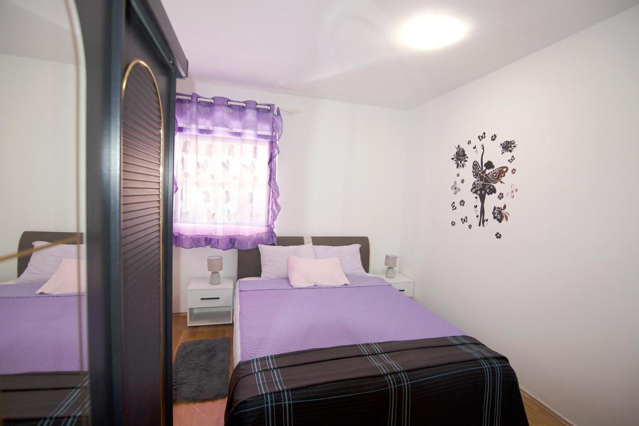 Lungo Mare Apartment With Terrace Pula Exterior foto