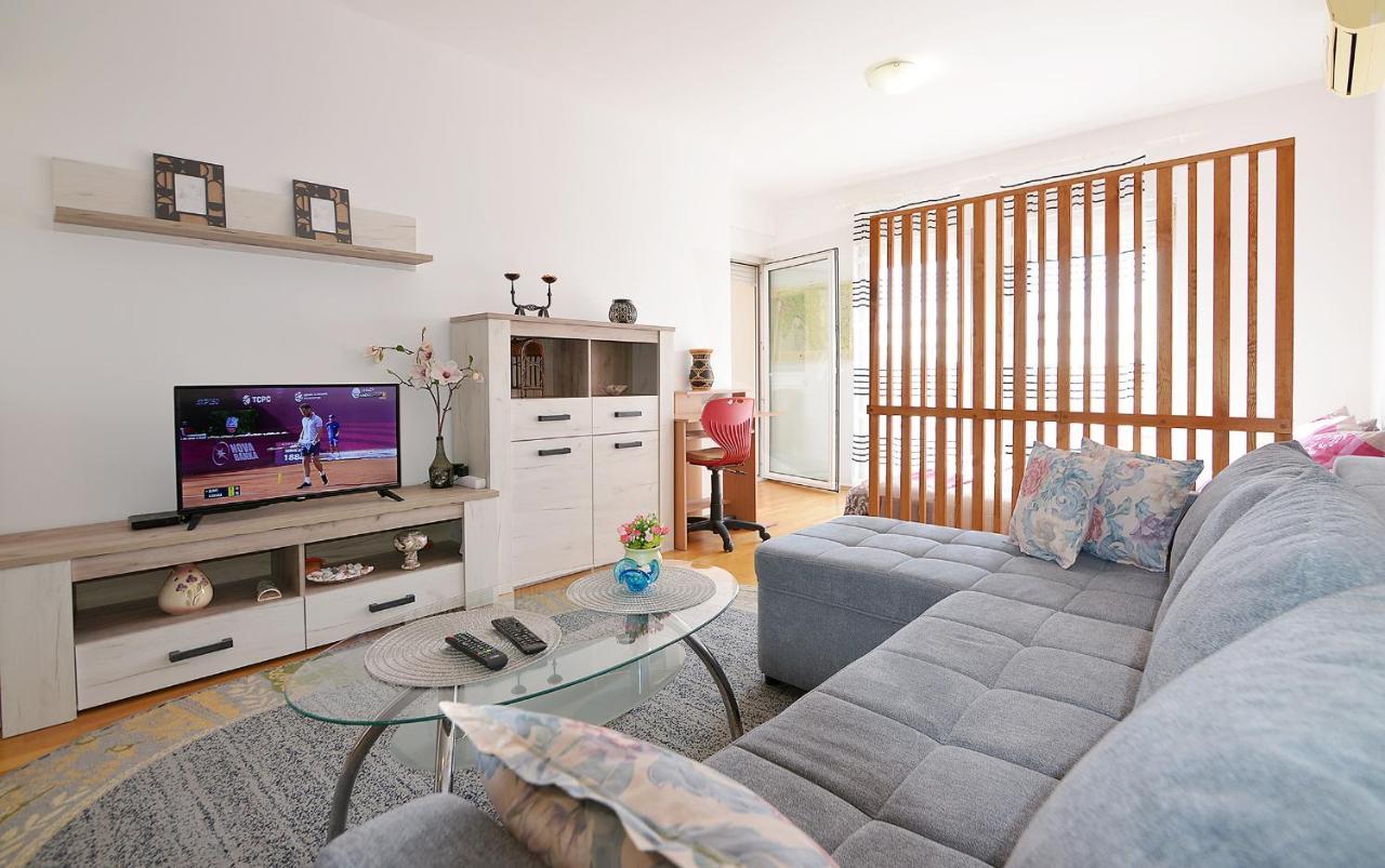 Lungo Mare Apartment With Terrace Pula Exterior foto