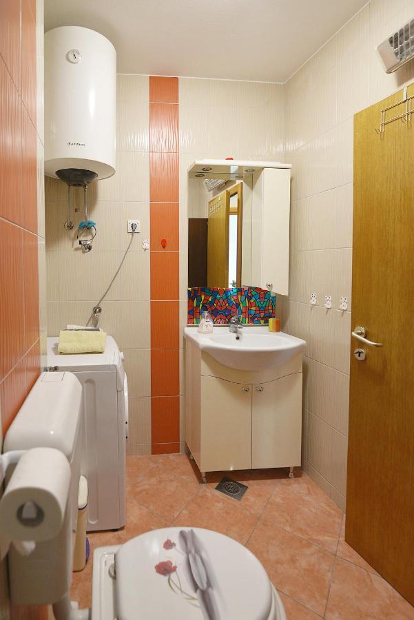 Lungo Mare Apartment With Terrace Pula Exterior foto